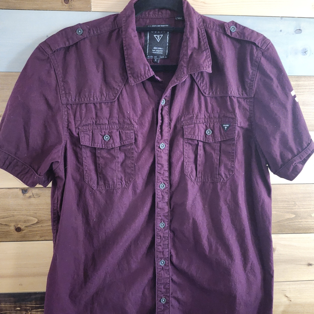 Guess Unisex Mens Womans Burgundy Maroon Button-Up Shirt Button Down. Office Cas
